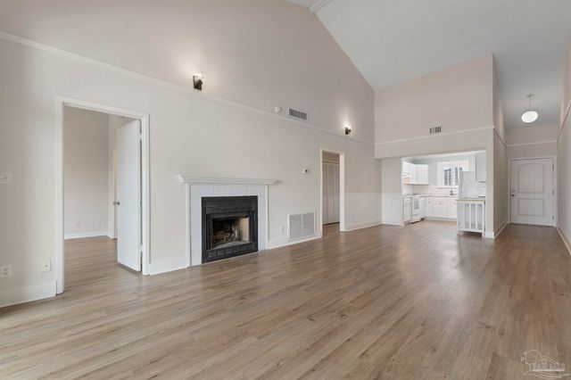 14100 River Rd 324B, Pensacola, FL 32507