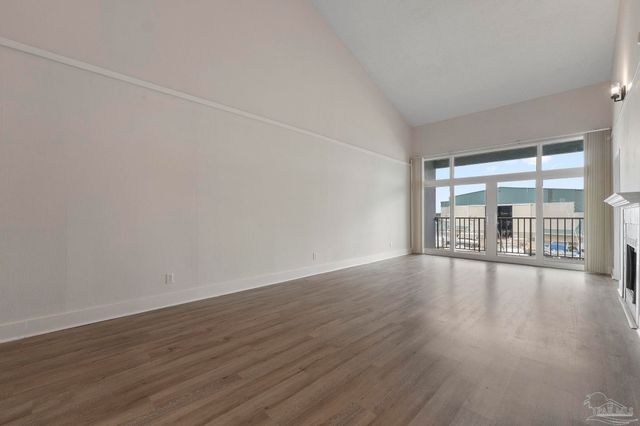 14100 River Rd 324B, Pensacola, FL 32507