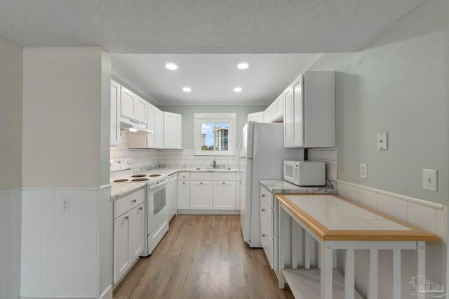 14100 River Rd 324B, Pensacola, FL 32507