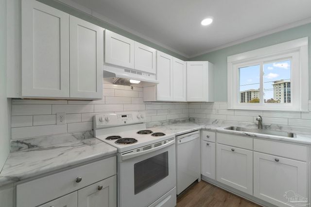 14100 River Rd 324B, Pensacola, FL 32507