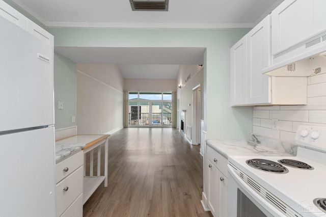 14100 River Rd 324B, Pensacola, FL 32507