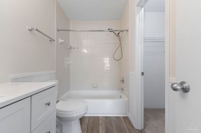 14100 River Rd 324B, Pensacola, FL 32507