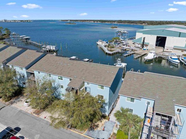 14100 River Rd 324B, Pensacola, FL 32507