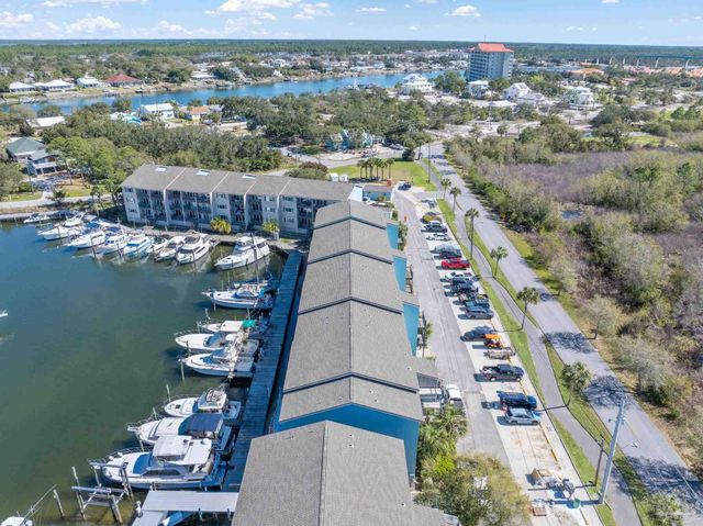 14100 River Rd 324B, Pensacola, FL 32507