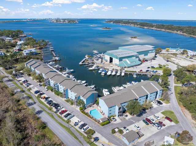 14100 River Rd 324B, Pensacola, FL 32507