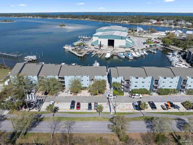 14100 River Rd 324B, Pensacola, FL 32507