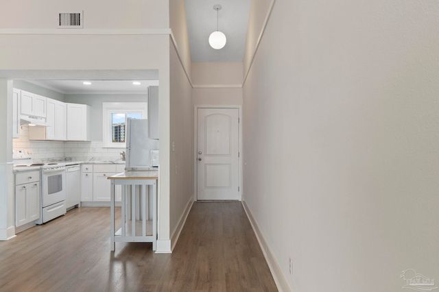 14100 River Rd 324B, Pensacola, FL 32507