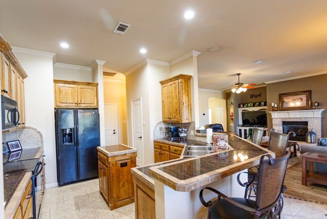 818 N Tejas Drive, Sanger, TX 76266