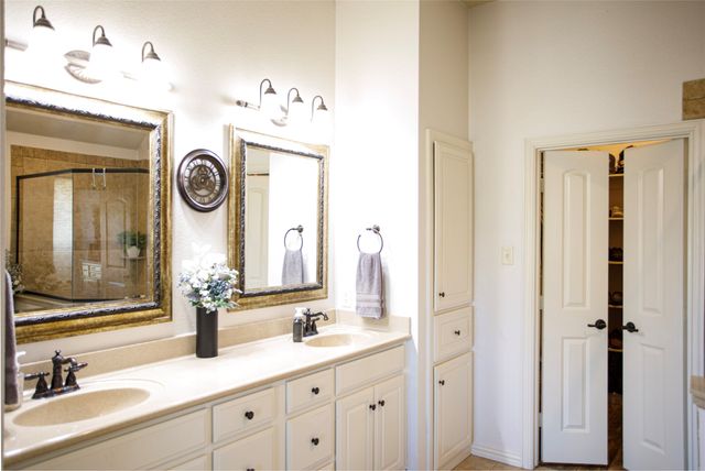 818 N Tejas Drive, Sanger, TX 76266