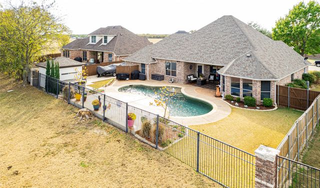 818 N Tejas Drive, Sanger, TX 76266