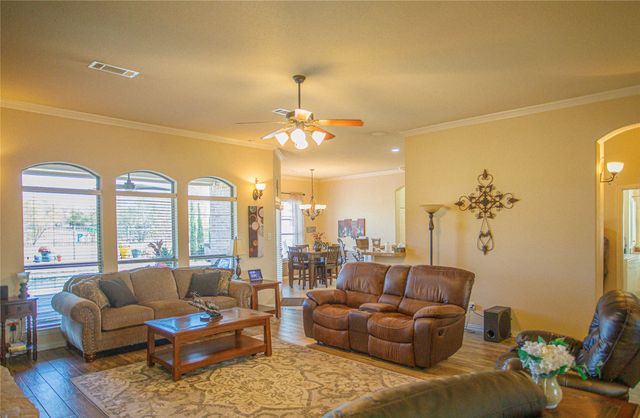 818 N Tejas Drive, Sanger, TX 76266