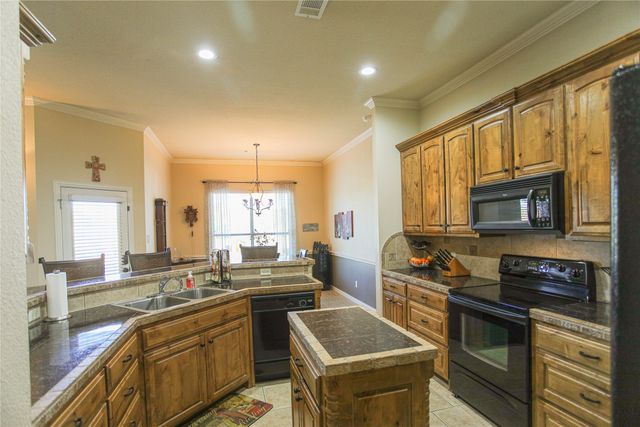 818 N Tejas Drive, Sanger, TX 76266