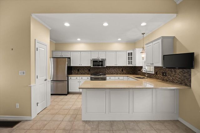 2 Sunflower Drive 2, Raynham, MA 02767