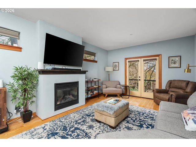 5047 Sw VIEW POINT Ter C, Portland, OR 97239