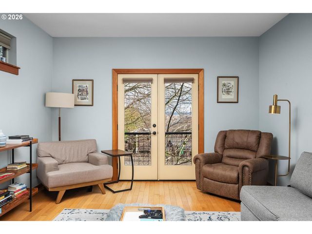 5047 Sw VIEW POINT Ter C, Portland, OR 97239