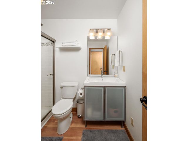 5047 Sw VIEW POINT Ter C, Portland, OR 97239