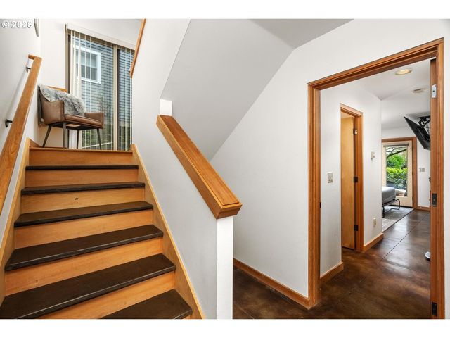5047 Sw VIEW POINT Ter C, Portland, OR 97239
