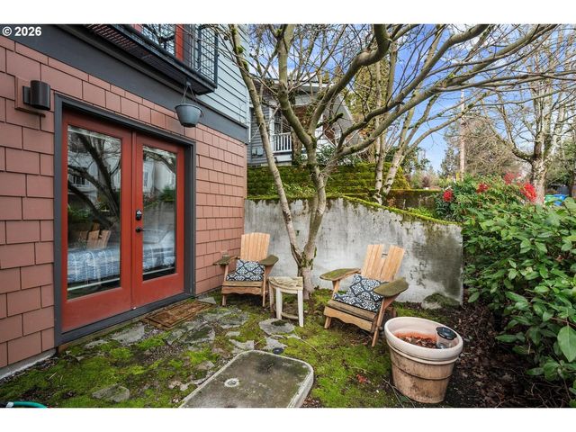 5047 Sw VIEW POINT Ter C, Portland, OR 97239