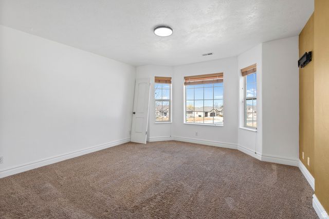 122 E BOX ELDER DR, Grantsville, UT 84029