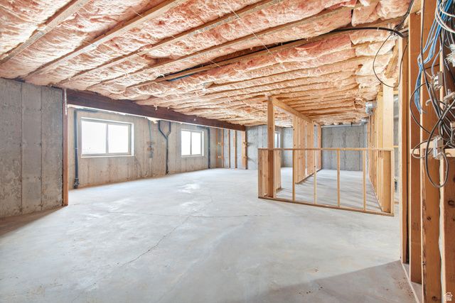 122 E BOX ELDER DR, Grantsville, UT 84029