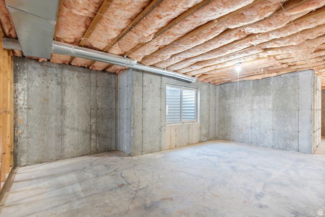 122 E BOX ELDER DR, Grantsville, UT 84029