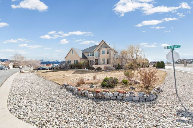 122 E BOX ELDER DR, Grantsville, UT 84029