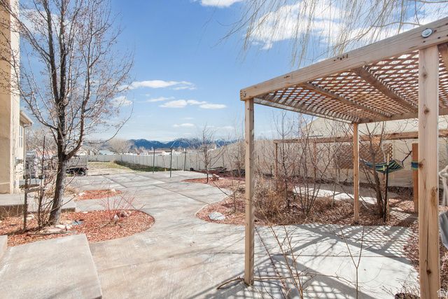 122 E BOX ELDER DR, Grantsville, UT 84029