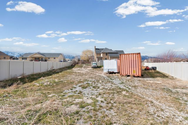 122 E BOX ELDER DR, Grantsville, UT 84029