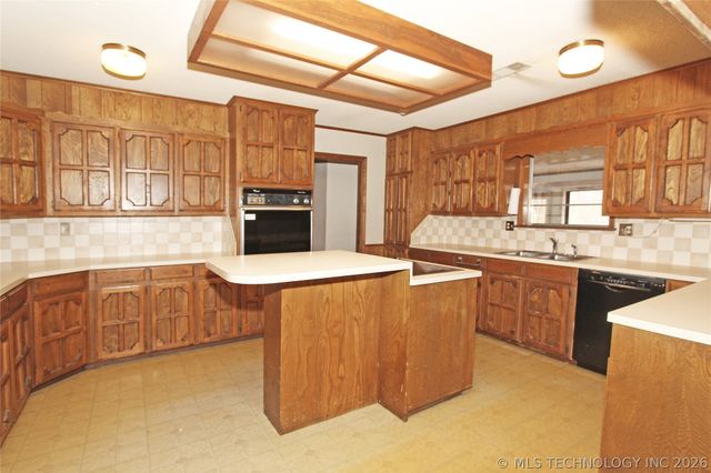 1810 Harned Drive, Bartlesville, OK 74006