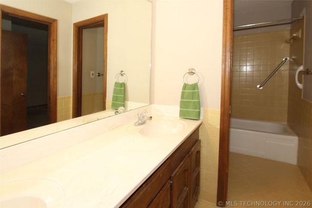 1810 Harned Drive, Bartlesville, OK 74006