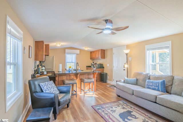 84/86 Benson Road, Travelers Rest, SC 29690