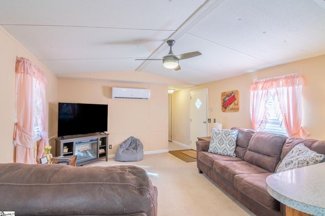 84/86 Benson Road, Travelers Rest, SC 29690