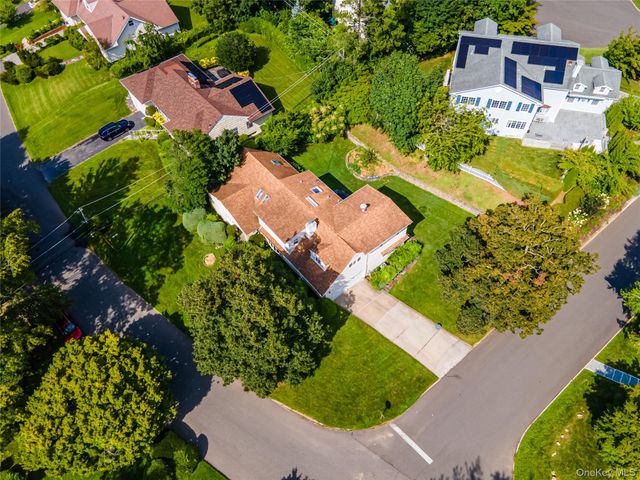 9 Talbot Drive, Great Neck, NY 11020