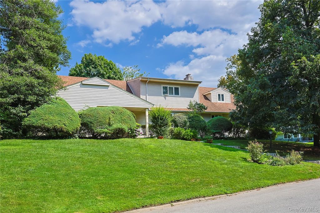 9 Talbot Drive, Great Neck, NY 11020 — photo 3