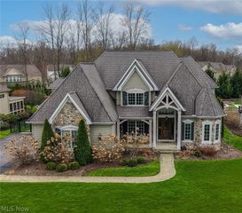 7565 Cottonwood Trail, Chagrin Falls, OH 44023