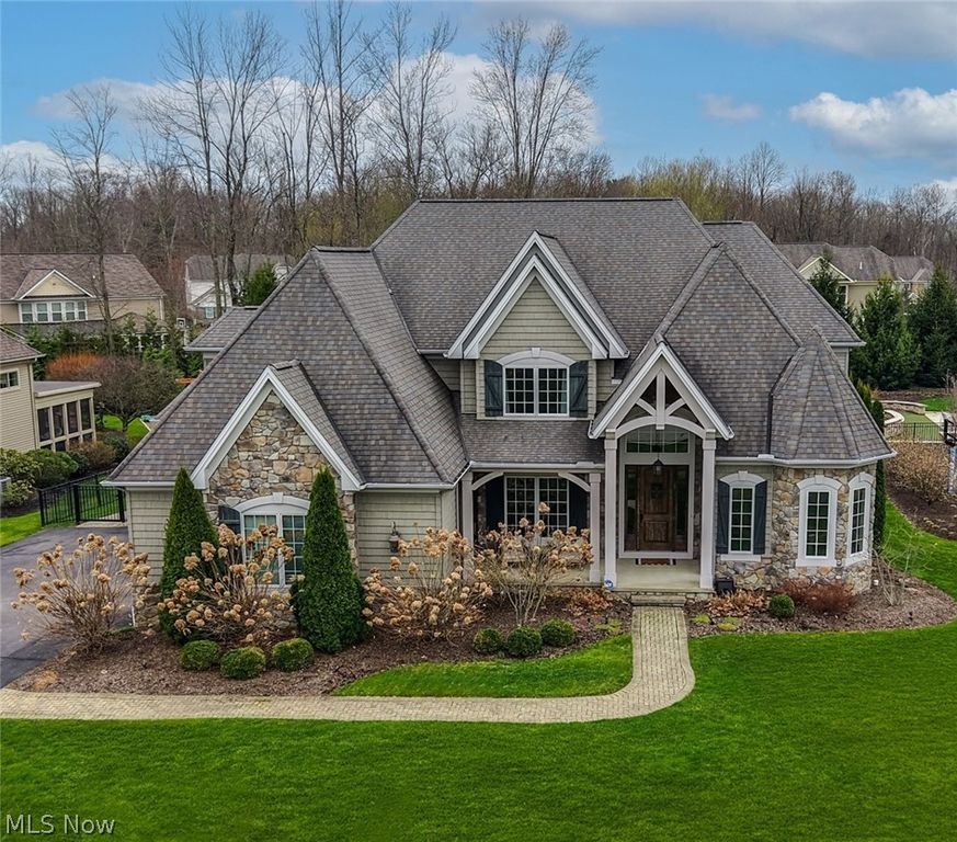 7565 Cottonwood Trail, Chagrin Falls, OH 44023