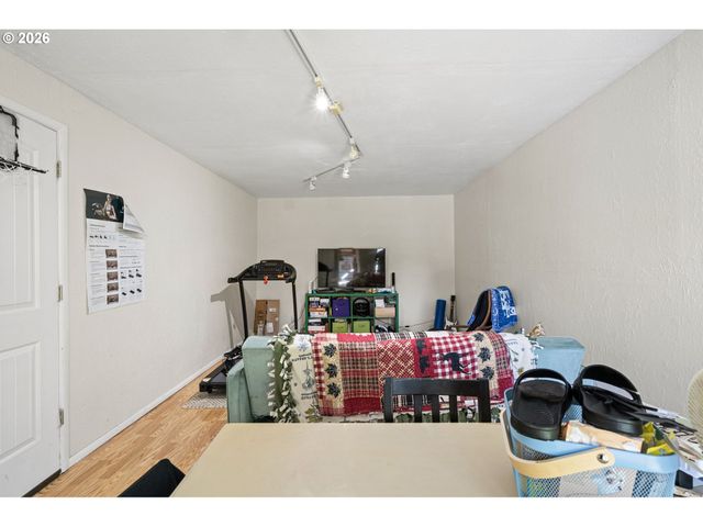 1580 BRITTANY St, Eugene, OR 97402