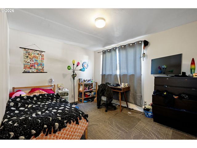 1580 BRITTANY St, Eugene, OR 97402