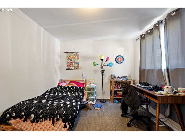 1580 BRITTANY St, Eugene, OR 97402