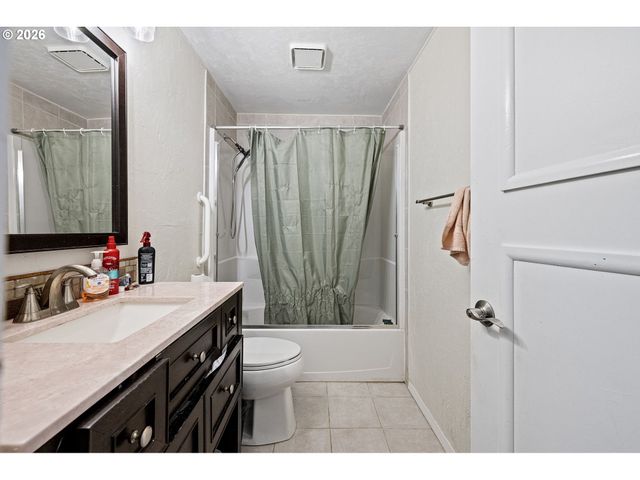 1580 BRITTANY St, Eugene, OR 97402