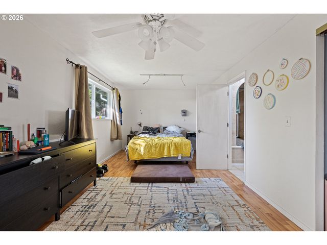 1580 BRITTANY St, Eugene, OR 97402