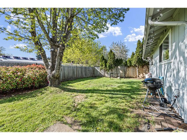 1580 BRITTANY St, Eugene, OR 97402