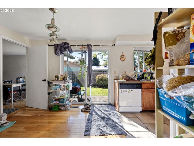 1580 BRITTANY St, Eugene, OR 97402