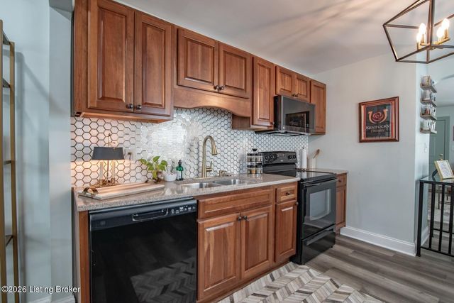 720 Gheens Ave, Louisville, KY 40214