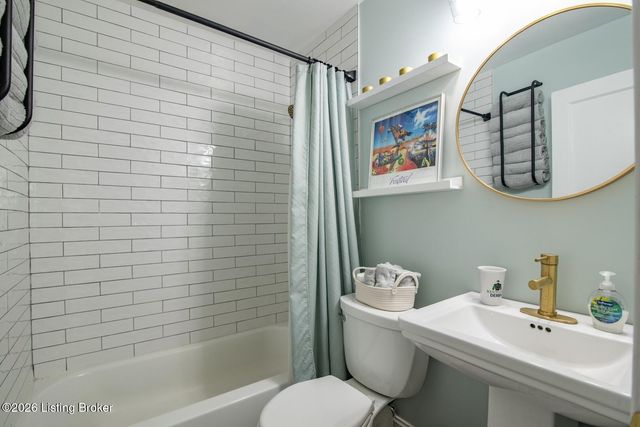 720 Gheens Ave, Louisville, KY 40214