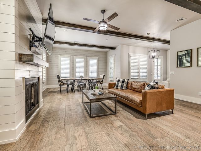 13 Redbud Street, Carlton Landing, OK 74432