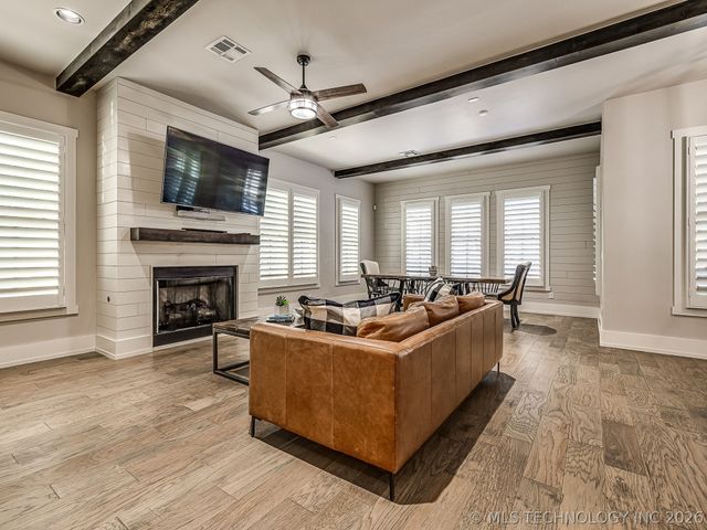 13 Redbud Street, Carlton Landing, OK 74432