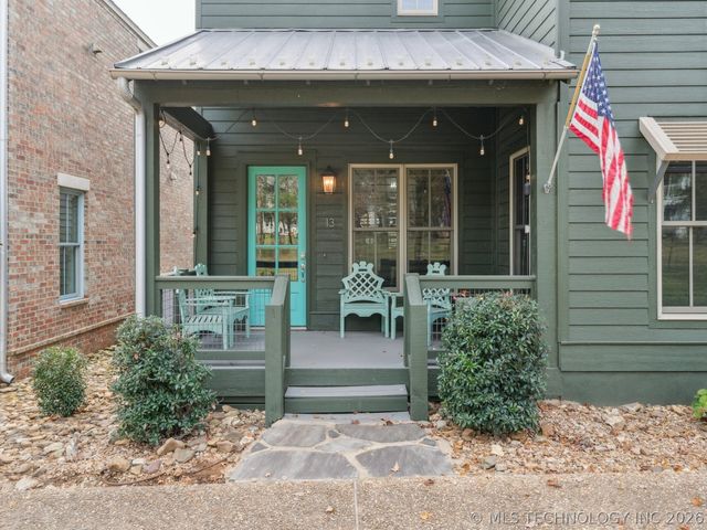 13 Redbud Street, Carlton Landing, OK 74432