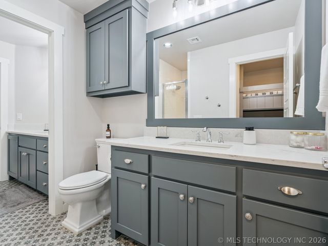 13 Redbud Street, Carlton Landing, OK 74432