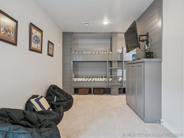 13 Redbud Street, Carlton Landing, OK 74432